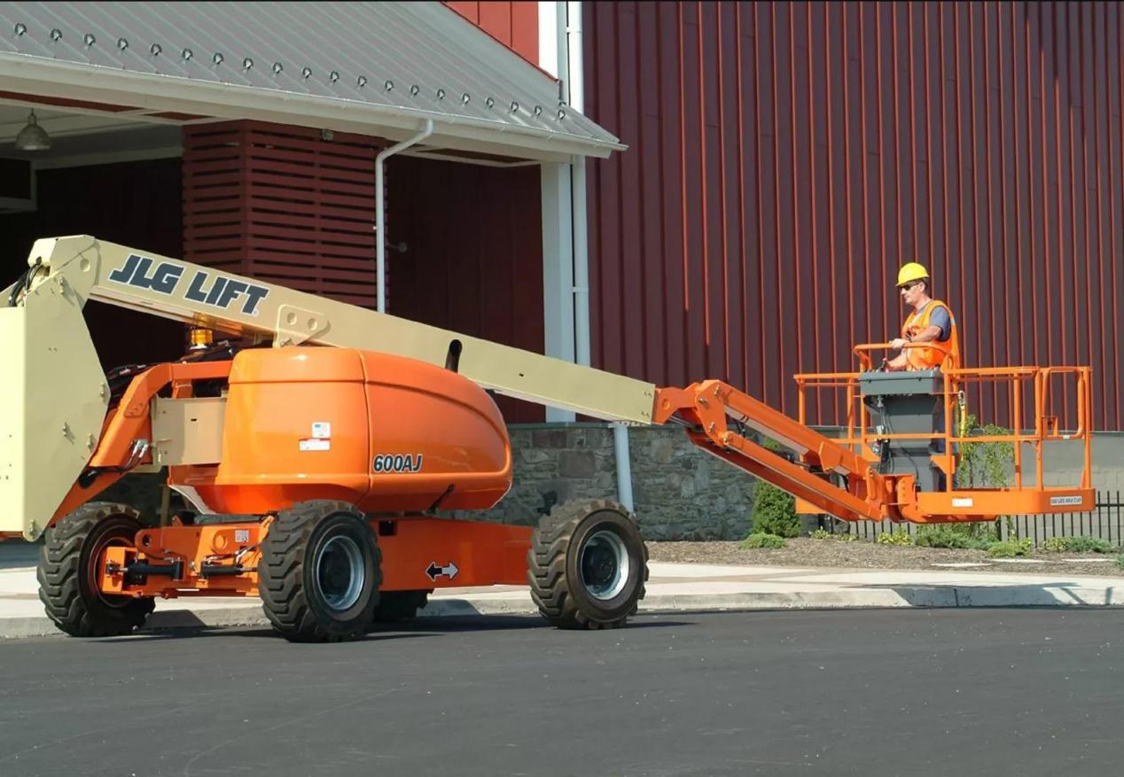Aerial Work Platform Industry Surges Forward